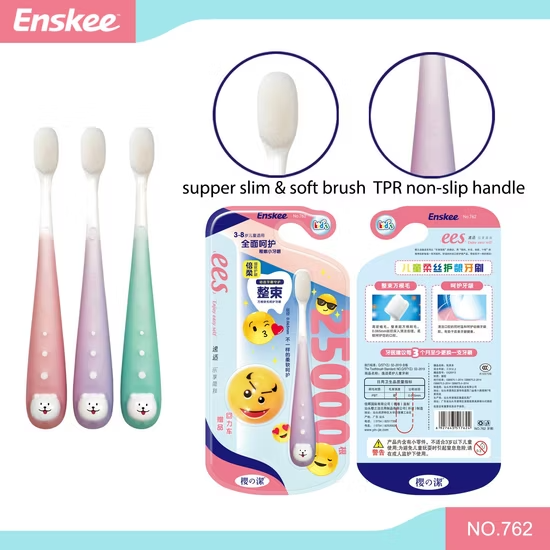 Bàn chải đánh răng trẻ em với lông mềm mại và mảnh mai